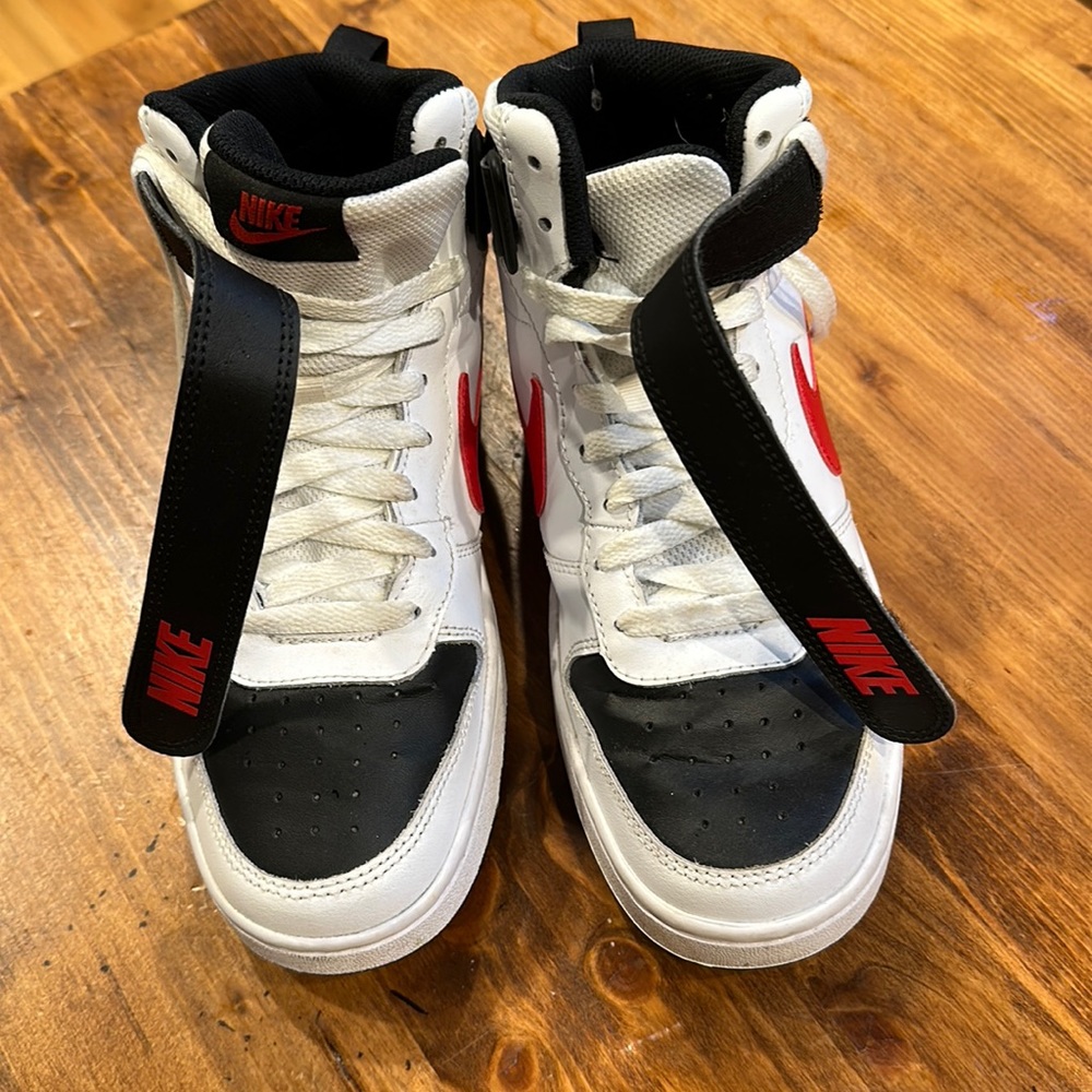 NIKE BIG KID COURT BOROUGH MID 2 SNEAKERS 6y